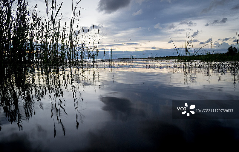 日落时分的湖泊风景图片素材