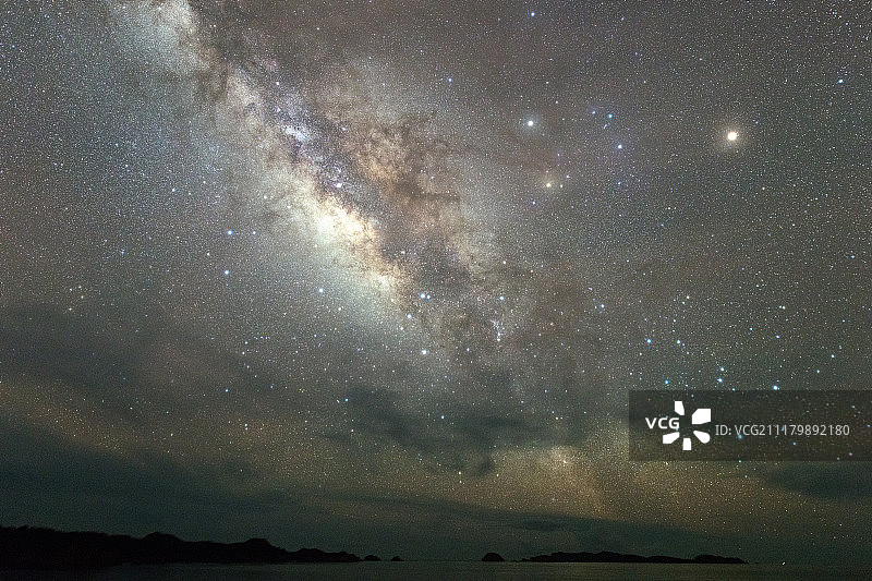 母岛上的银河图片素材