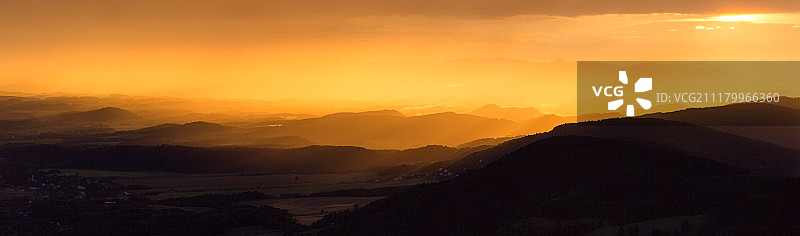 金色时刻全景图图片素材