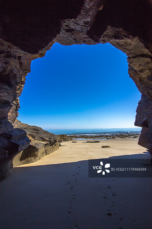 岩石上的男人图片素材