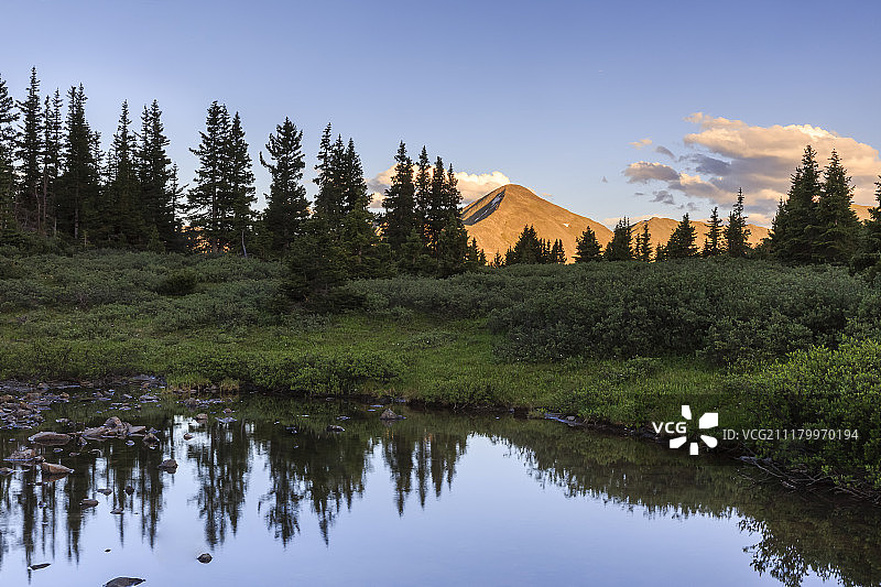 琼斯山北峰图片素材