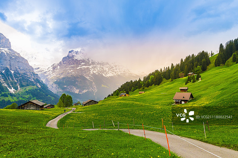 瑞士格林德瓦的迷人风光图片素材