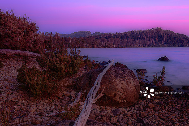 圣克莱尔湖黎明前图片素材