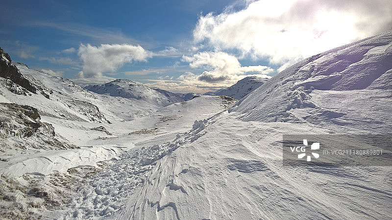风吹过的痕迹图片素材