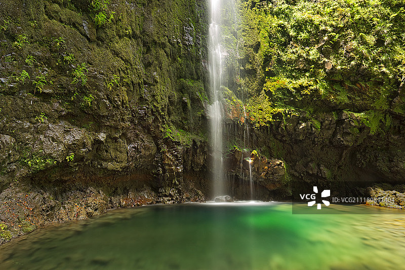 绿火山口图片素材