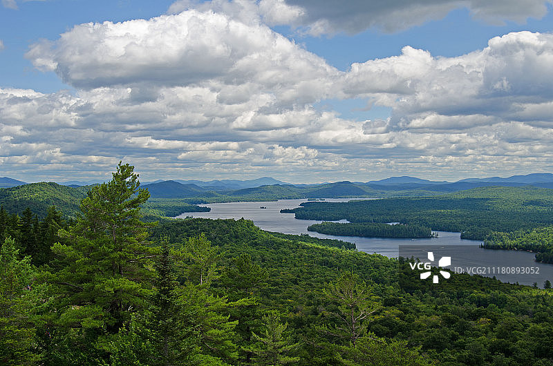 蓝山湖上空的云彩图片素材