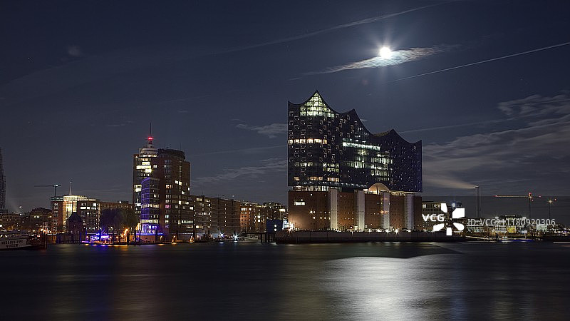 夜晚的易北爱乐厅图片素材