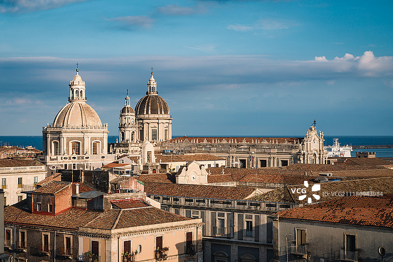 卡塔尼亚的圆顶和屋顶图片素材