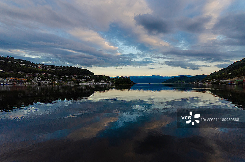 反射对称图片素材