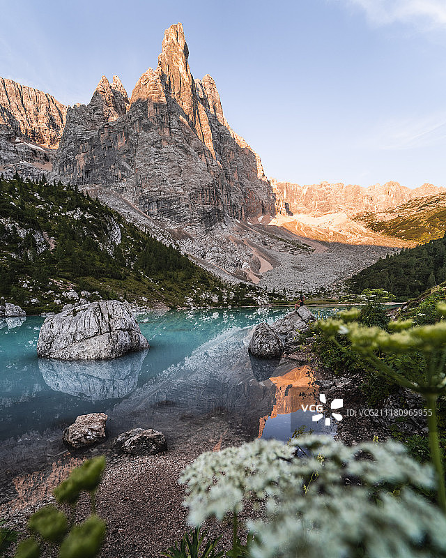 索拉皮斯湖日出图片素材
