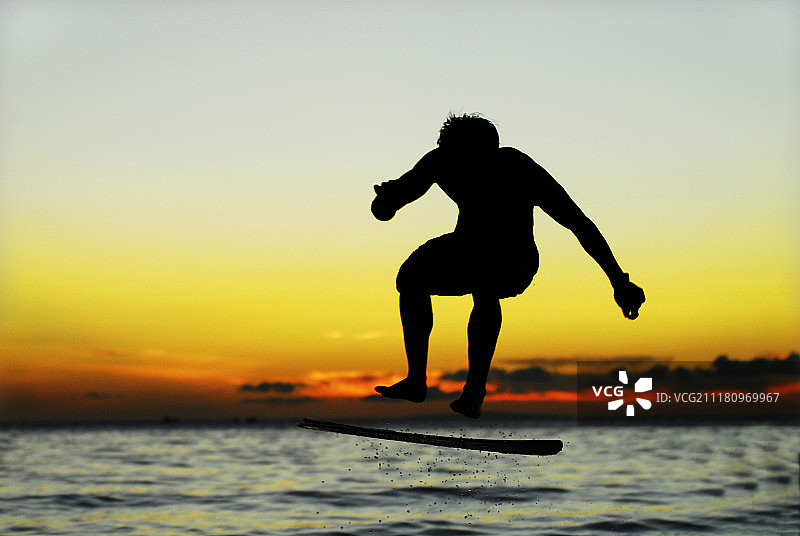 冲浪者剪影图片素材