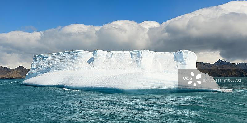 南乔治亚坎伯兰湾格里特维肯的爱德华湾入口处的冰山图片素材