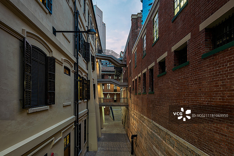 香港大馆—中区警署英式建筑夜景图片素材