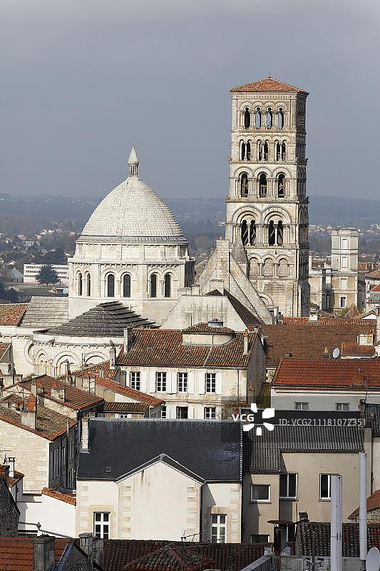 法国昂古莱姆圣皮埃尔大教堂图片素材