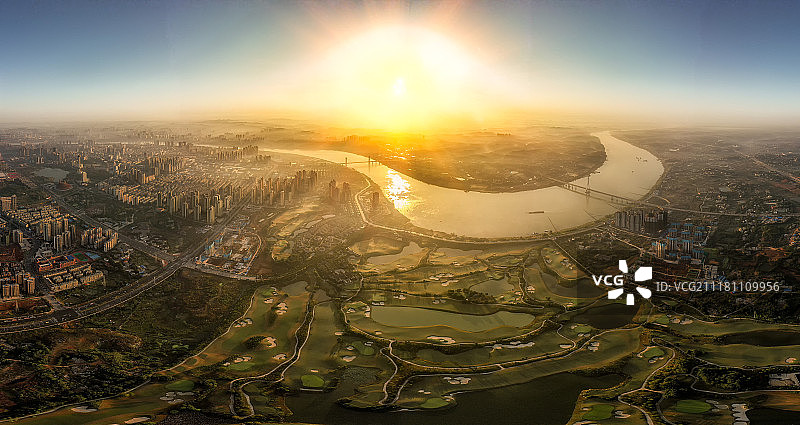 航拍黄昏的株洲湘水湾图片素材