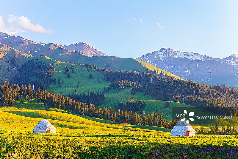 新疆拉拉提草原风光图片素材