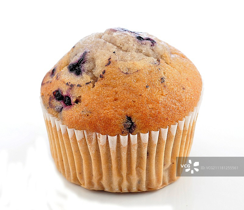 白色背景下的蓝莓松饼图片素材