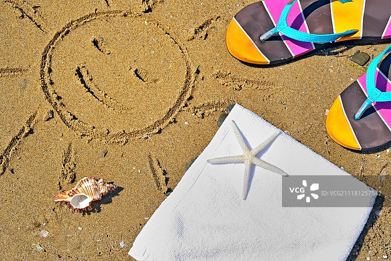 色彩鲜艳的夏季沙滩装图片素材