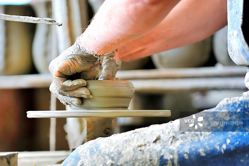 陶瓷花瓶的制作图片素材