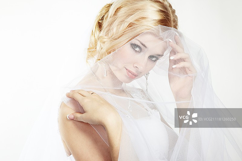 年轻美丽新娘的婚礼肖像图片素材