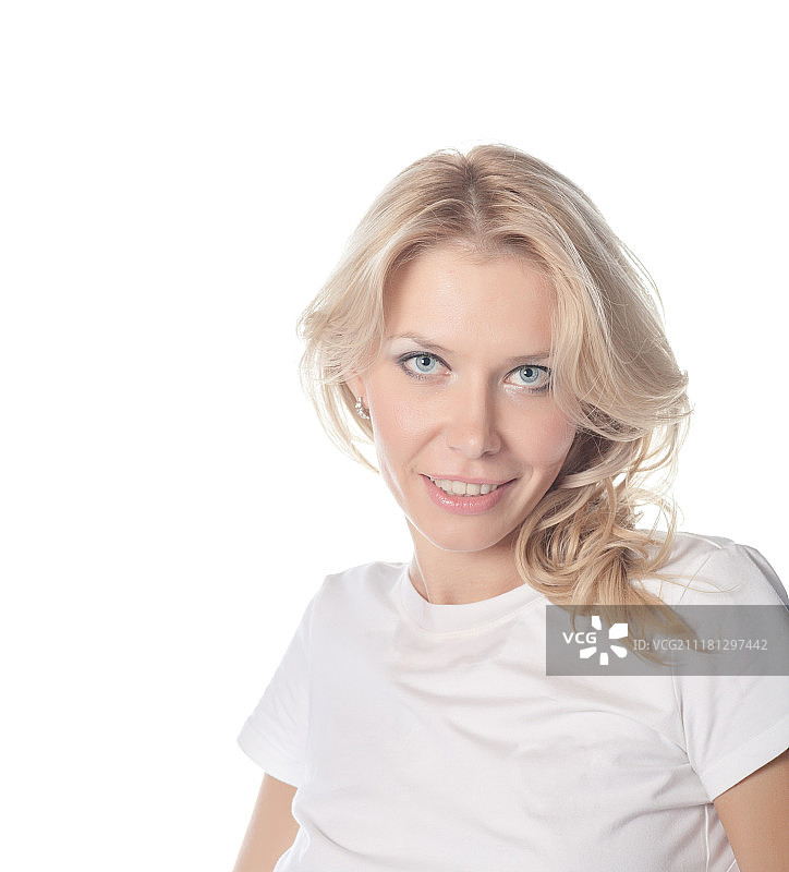 白底金发美女面部及肩部特写图片素材