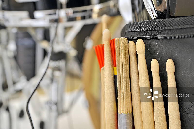 小军鼓和鼓槌细节图片素材