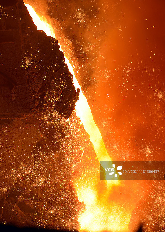 钢铁厂的钢铁工业图片素材