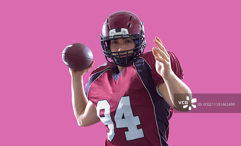 美式橄榄球四分卫投球图片素材