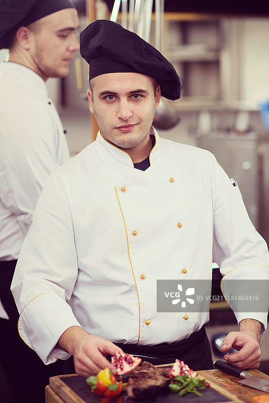 厨师烹饪牛排图片素材