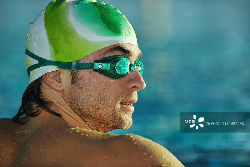 健康健身生活方式：奥运泳池运动员图片素材