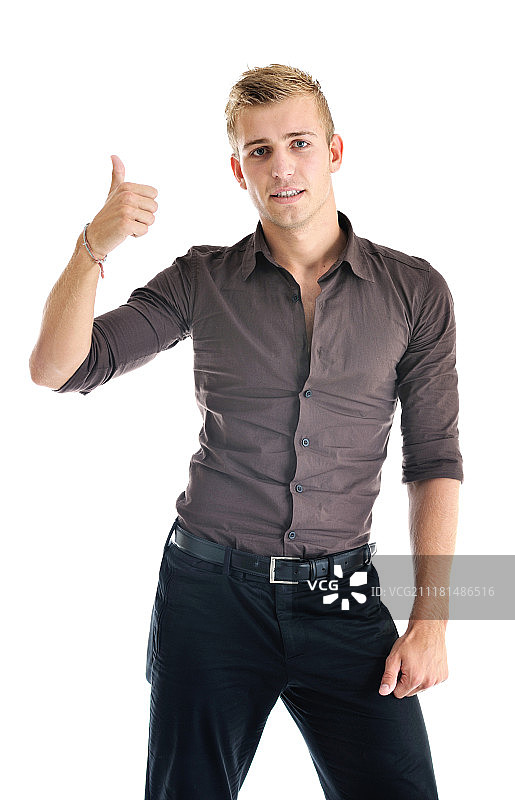 身穿商务套装的快乐年轻男商人肖像，白色背景图片素材