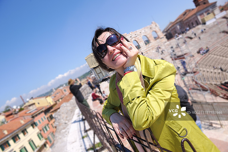 在意大利城市维罗纳的游客图片素材