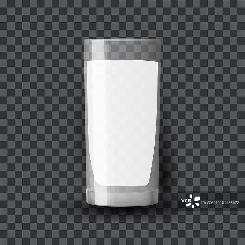 玻璃杯中的牛奶：透明玻璃杯中的乳制品图片素材