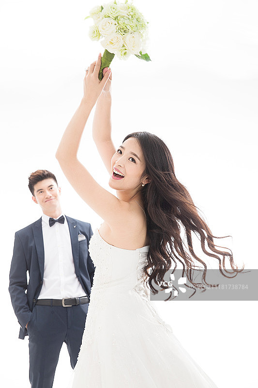 浪漫的新婚夫妇图片素材