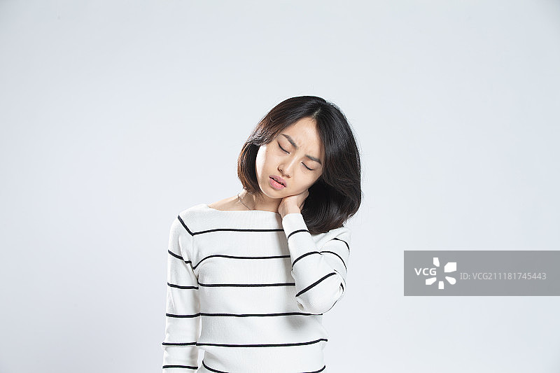 青年女人生病图片素材