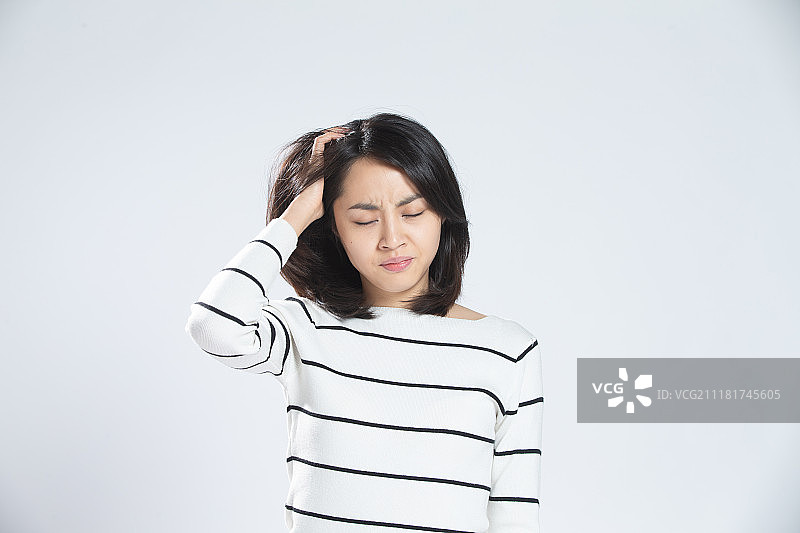 青年女人生病图片素材