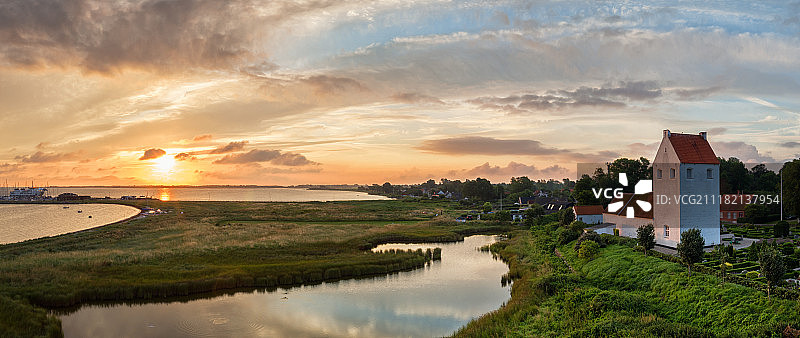 丹麦小岛上的日出图片素材