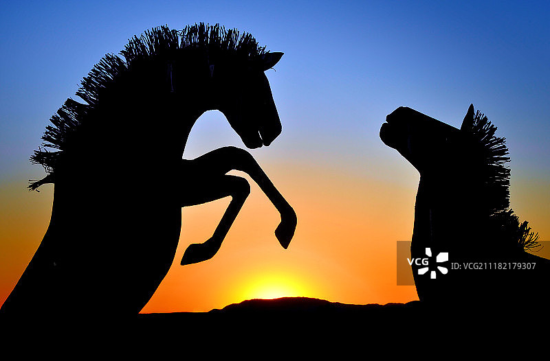 马日出图片素材