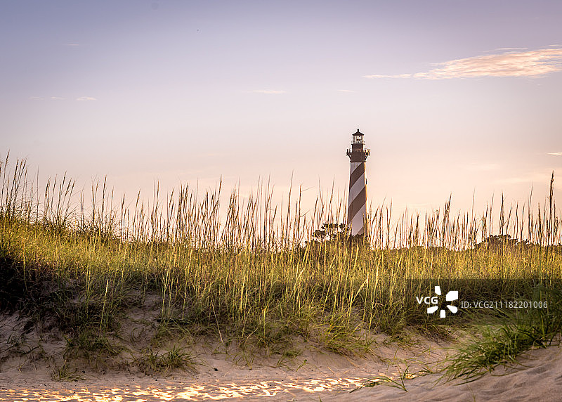 沙丘上的灯塔图片素材