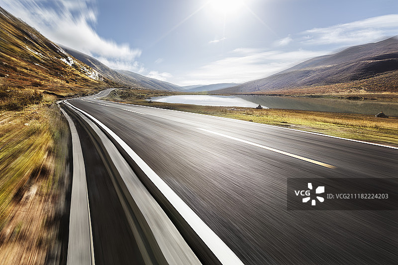 西藏山路图片素材