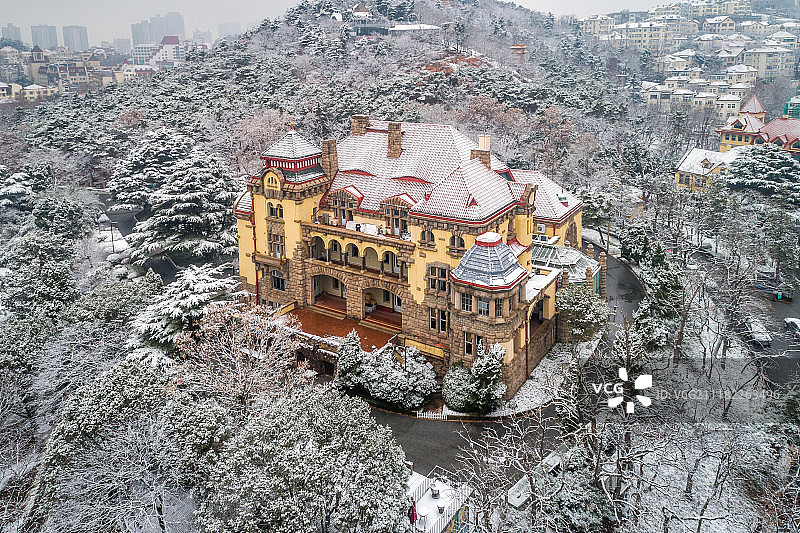 雪后的青岛迎宾馆图片素材