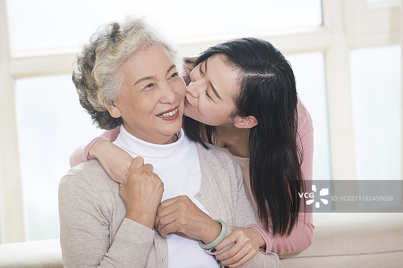 快乐的母女倆图片素材