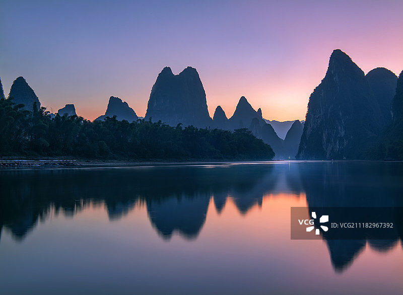 桂林漓江黄布倒影黄昏美景图片素材