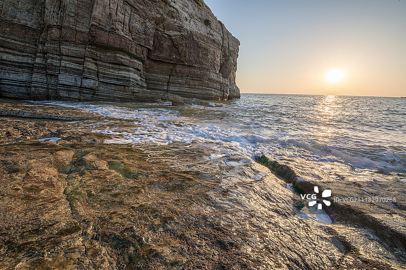 青岛崂山风景区八仙墩日出图片素材