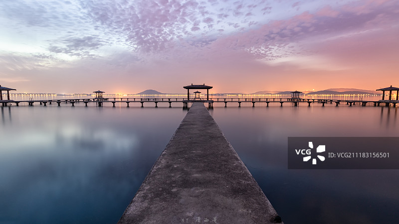 武汉东湖听涛图片素材