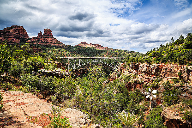 塞多纳 - 米德格利桥和威尔逊峡谷图片素材