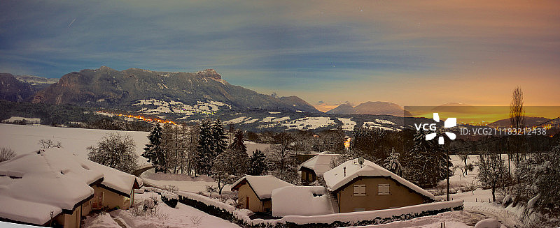 在寒冬的午夜图片素材