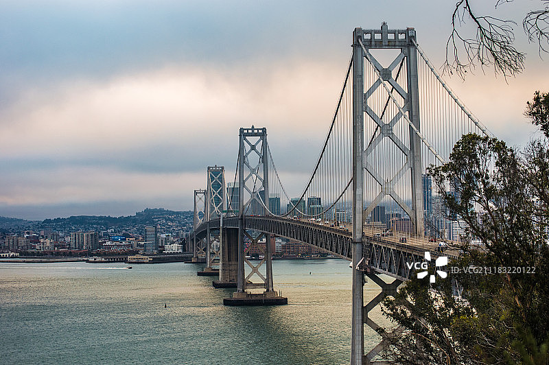 日落时分的旧金山海湾大桥图片素材