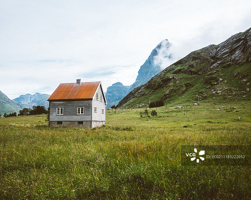 罗弗敦群岛上孤独的小屋图片素材