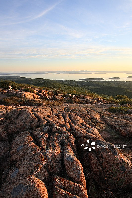 日出时分的海景山景图片素材